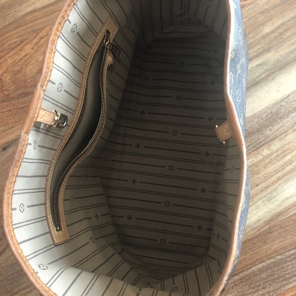 Authentic Louis Vuitton Delightful MM handbag - Picture 15 of 15